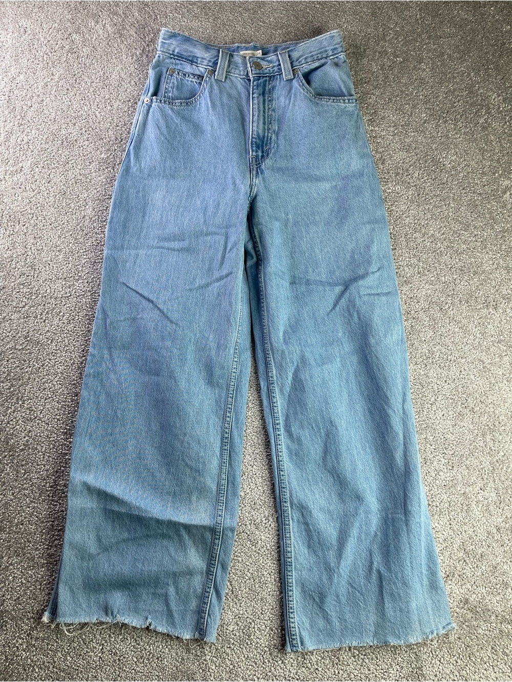 Levi’s Cinch Baggy Jeans Women’s 24 Light Wash Wide Leg Carpenter Raw Hem